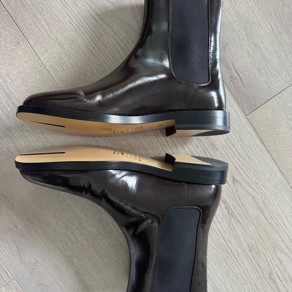 Maison Martin Margiela Shiny Black Tabi Boots - Picture 4 of 4